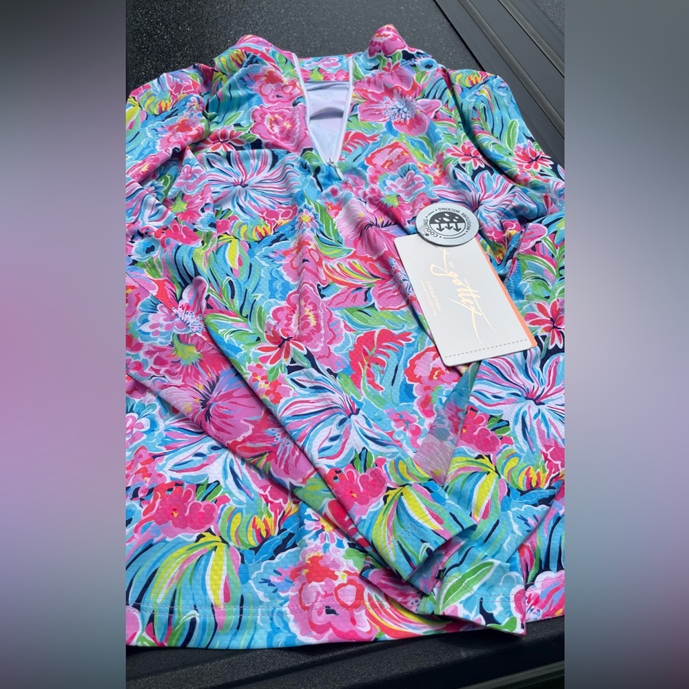 Beautiful Lilly inspired small quarter zip top